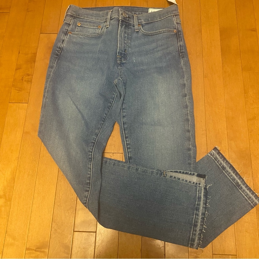 GAP Size 28 6 Vintage Slim High Rise Blue Raw Hem Slits to Hem Women's Jeans New - Picture 1 of 12
